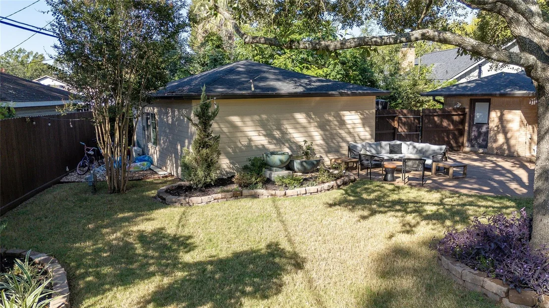 Photo of 5739 Valkeith Drive