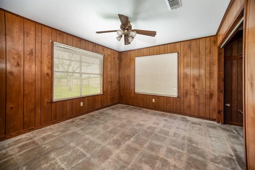 Photo of 587 Seakist Road