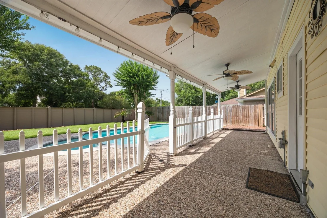Photo of 607 Oak Harbor Drive