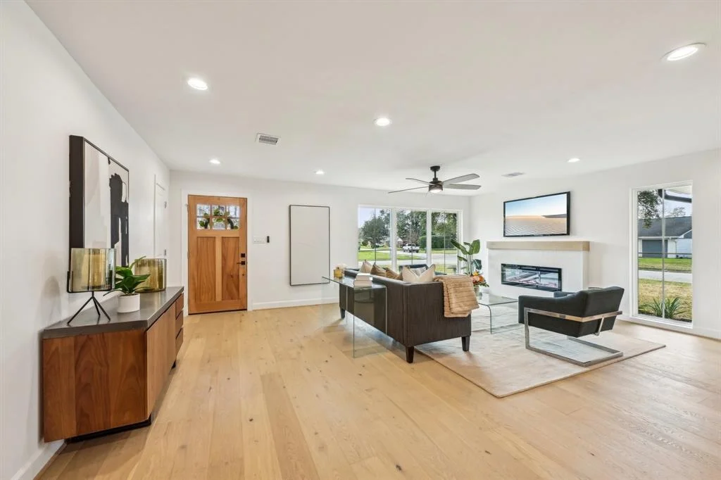 Photo of 10522 Mayfield Road