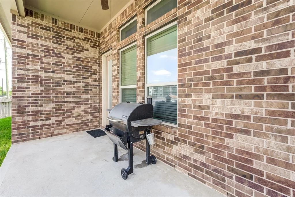 Photo of 21930 Avalon Queen Drive