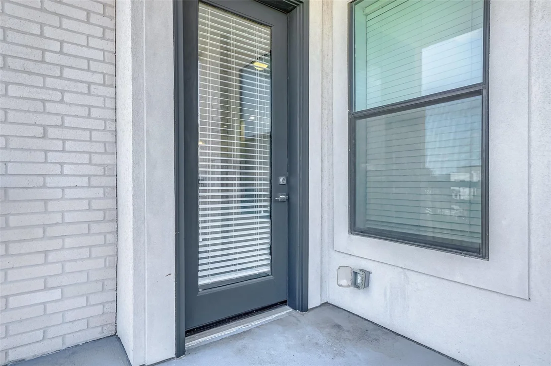 Photo of Unit 607 at 1508 Blodgett Street