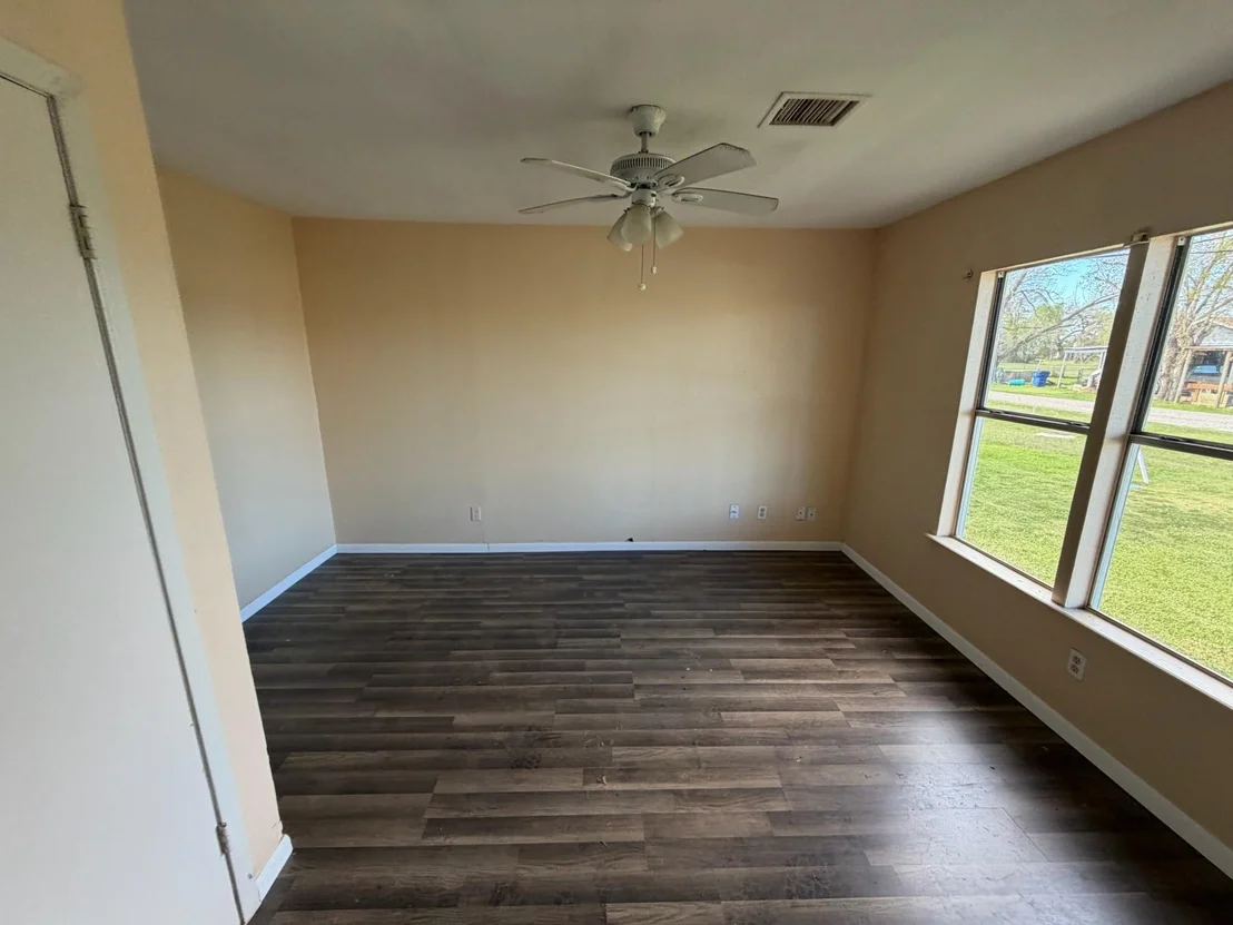 Photo of 406 Snow Drive
