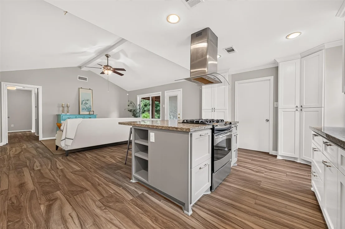 Photo of 6011 Benning Drive