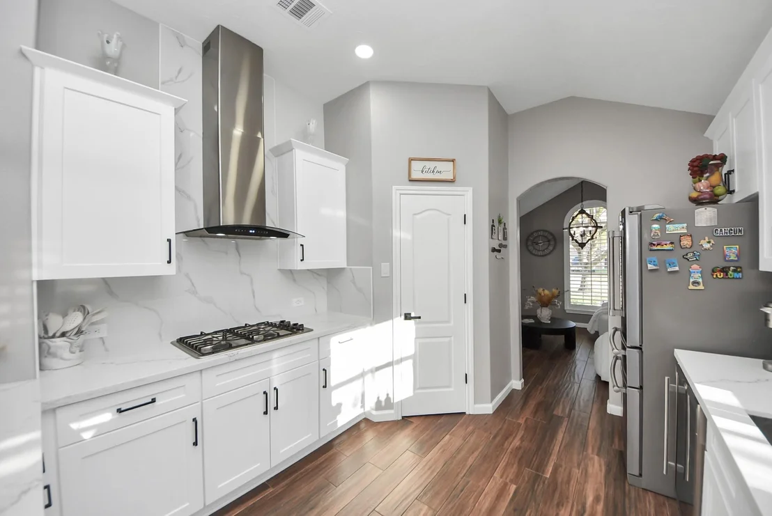 Photo of 6115 Pine Lakes Drive