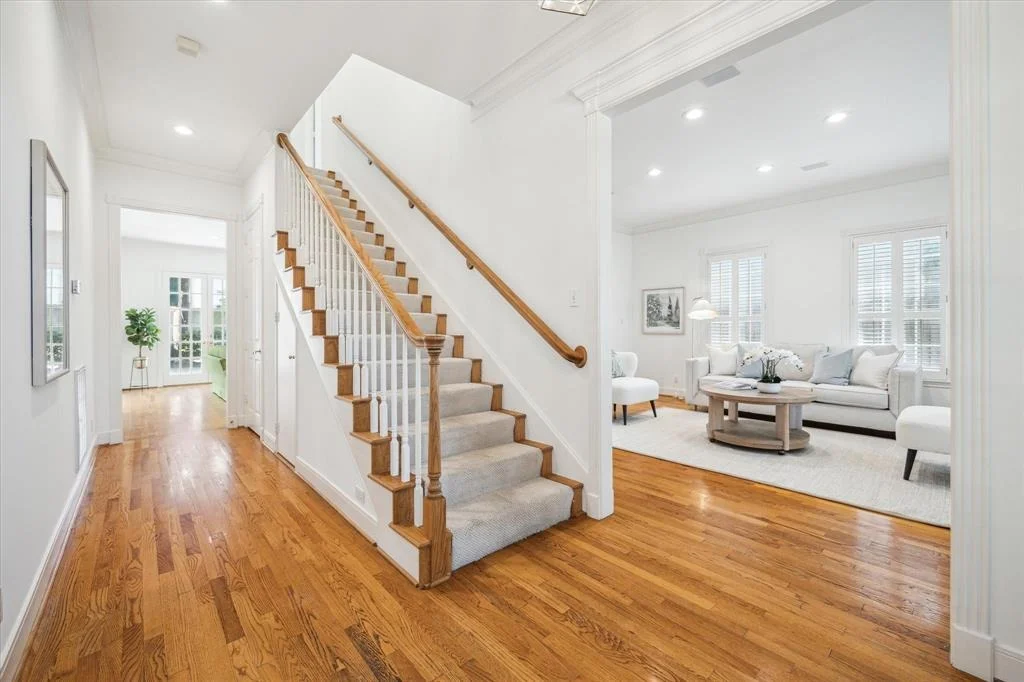 Photo of 2537 Addison Road