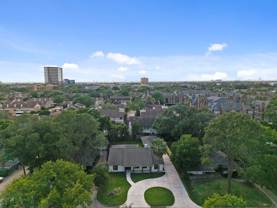 Photo of 2402 Chimney Rock Road