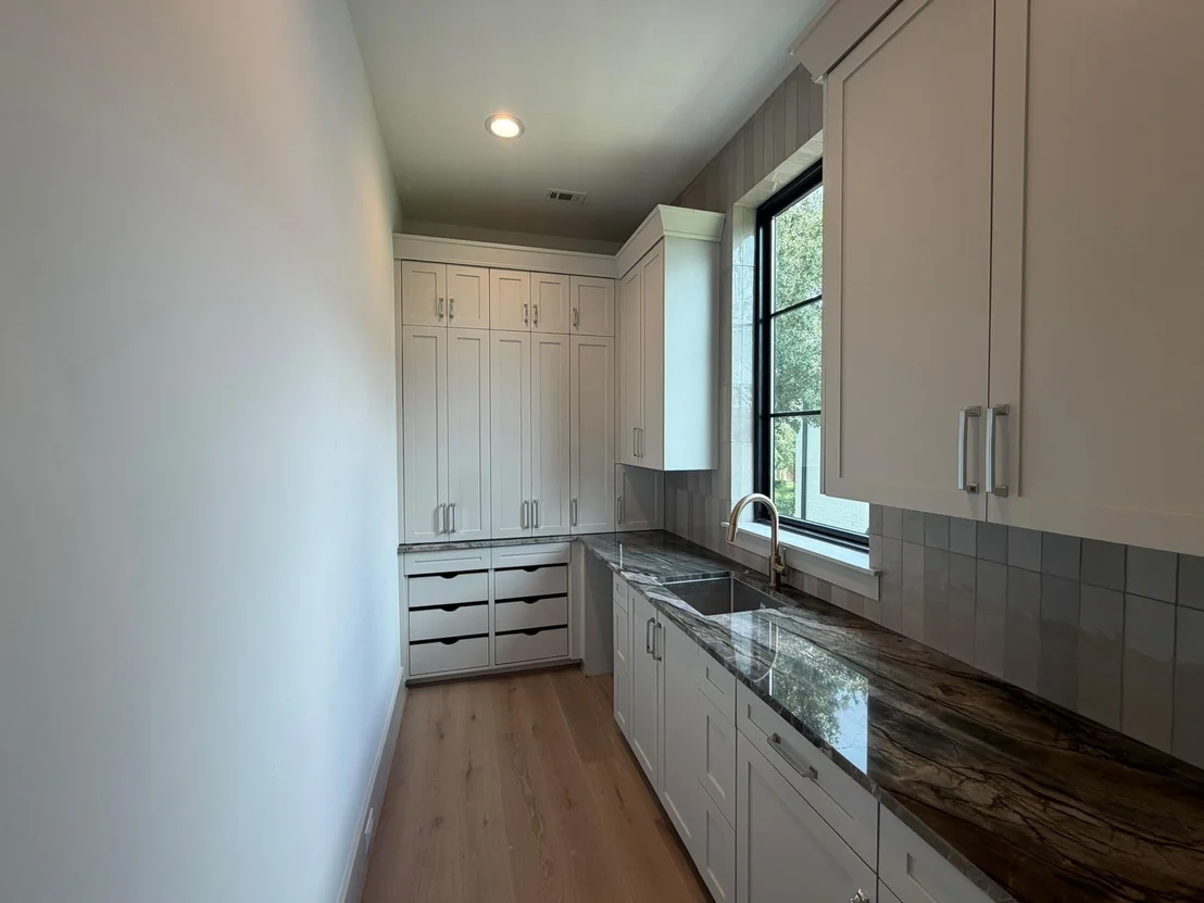 Photo of 4927 Heatherglen Drive