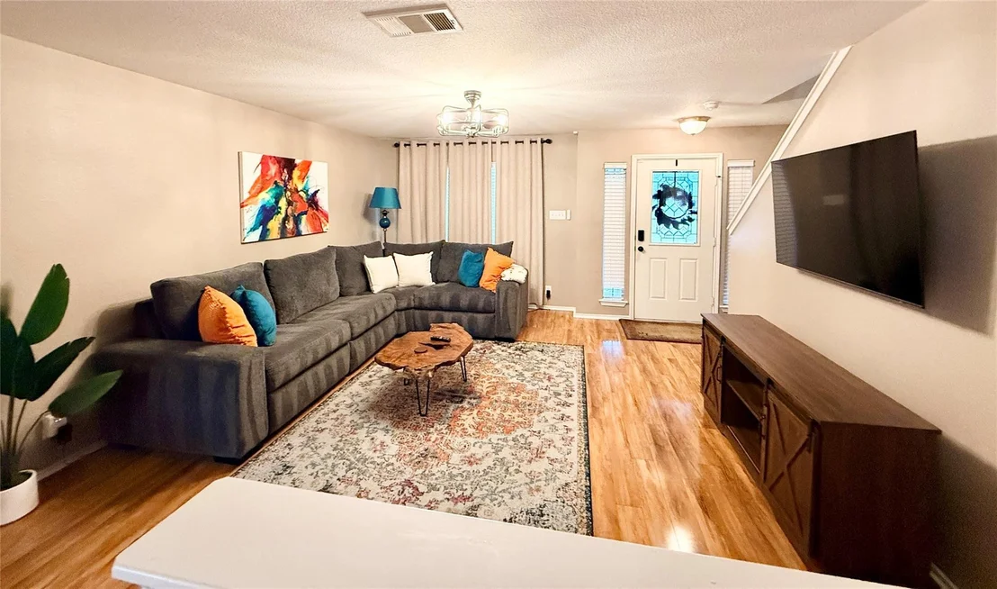 Photo of 504 Rolling Oak Drive
