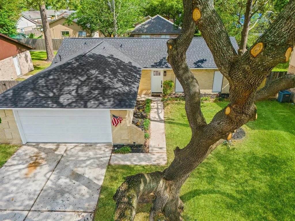Photo of 11115 Maple Rock Drive