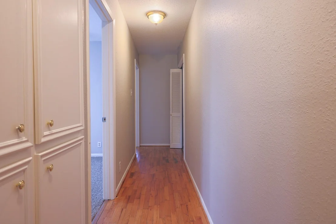 Photo of 20427 Lakeside Drive