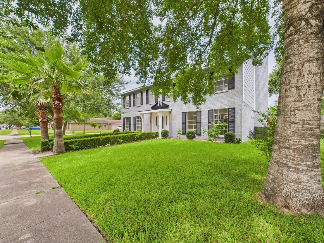 Photo of 459 Woodrail Drive