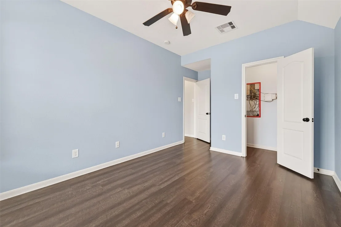 Photo of 6018 Gracys Landing Ln
