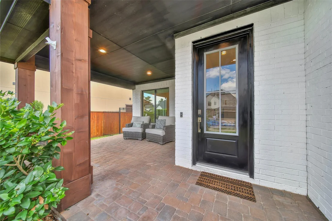 Photo of 115 Oak Estates Drive