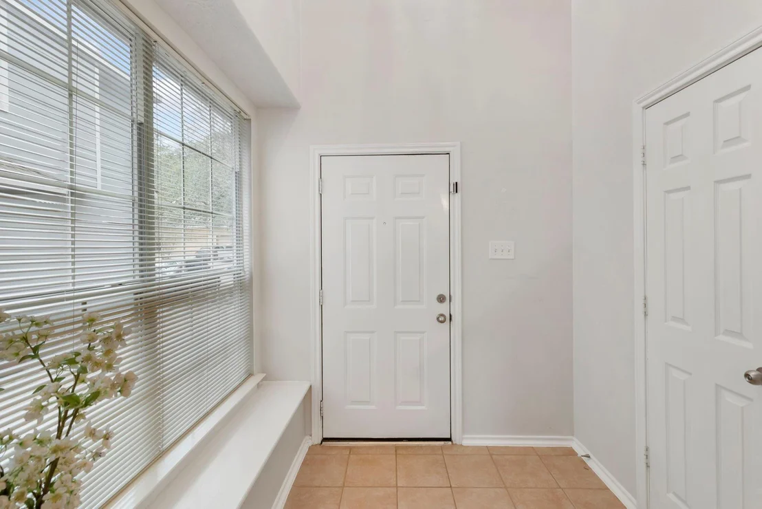 Photo of 215 W Stedhill Loop
