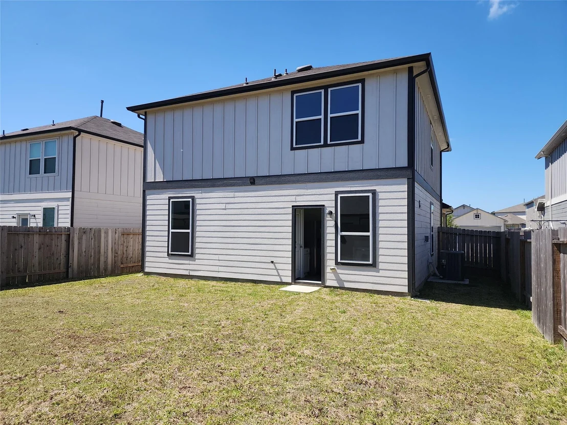 Photo of 25812 Hedgerow Drive