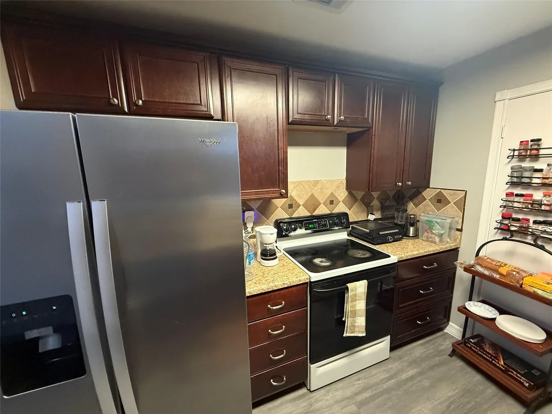 Photo of 214 Maybrook Drive