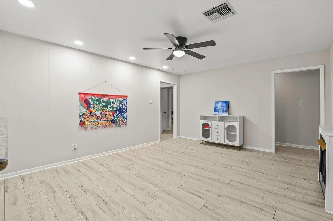 Photo of 1607 Buescher Drive