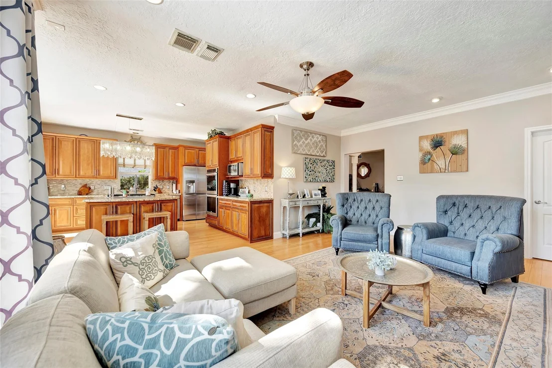Photo of 2525 Breaux Trace
