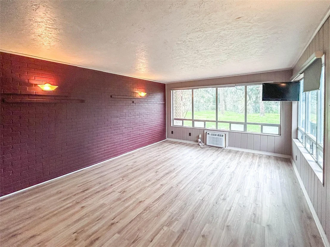 Photo of 530 Circle Way