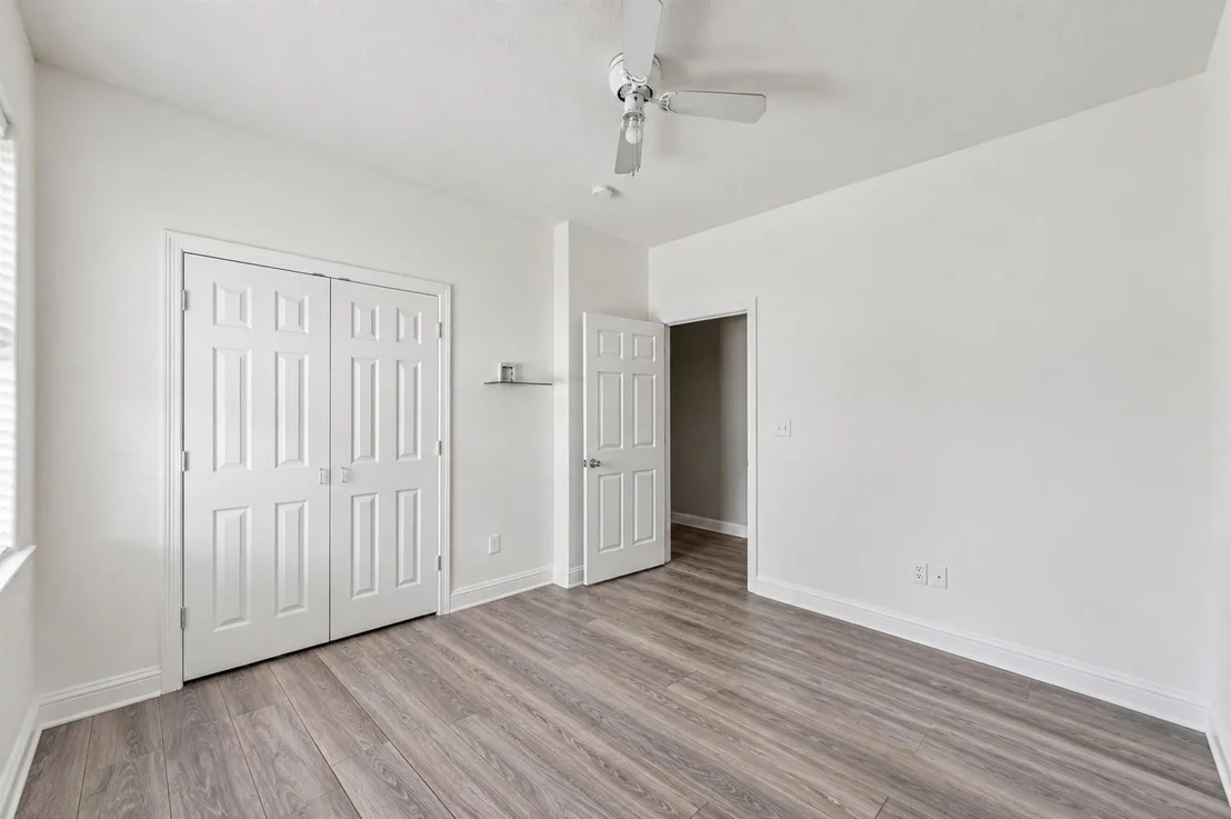 Photo of 5110 Lakeshore Drive