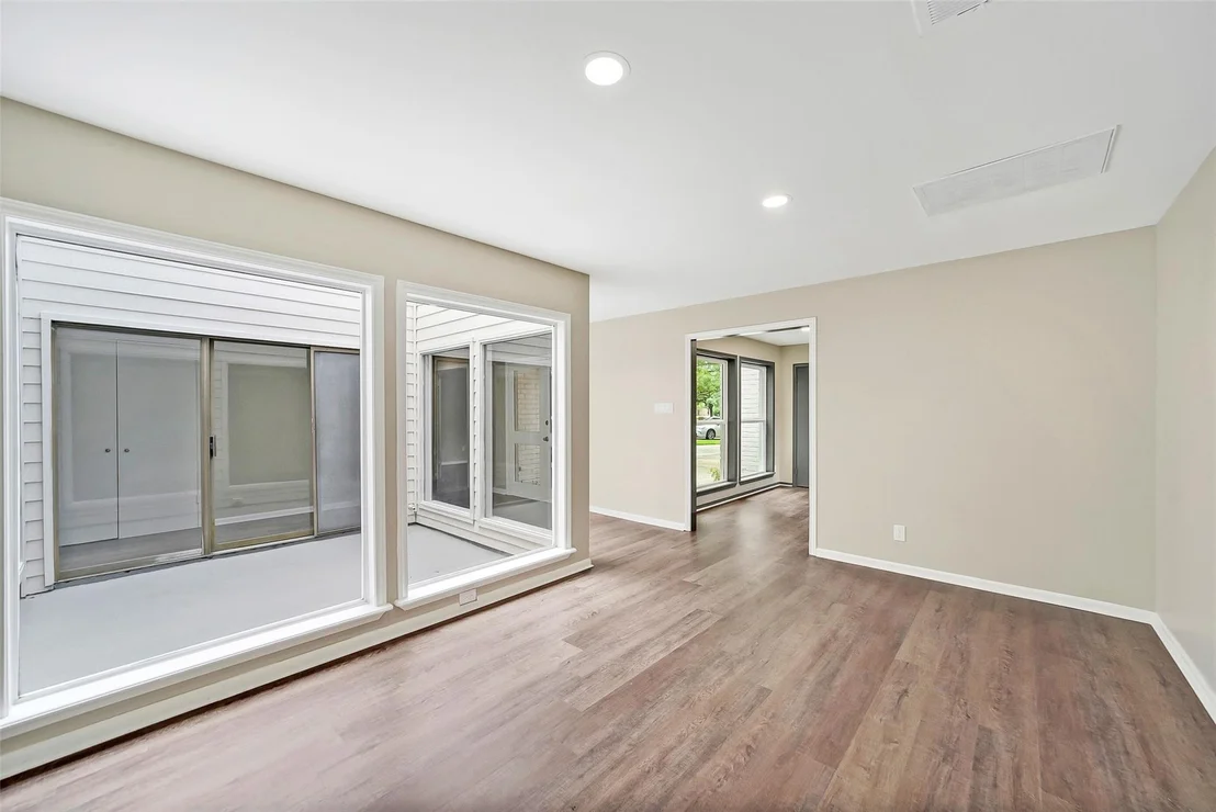 Photo of 2303 Willow Lake Drive