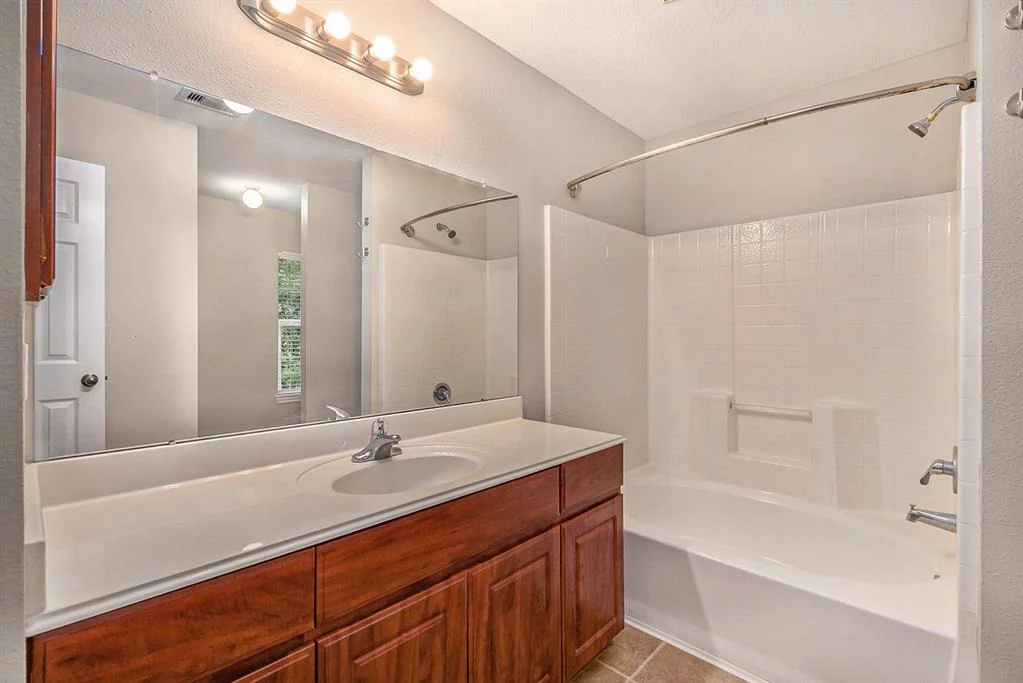 Photo of 1012 Arbor Way