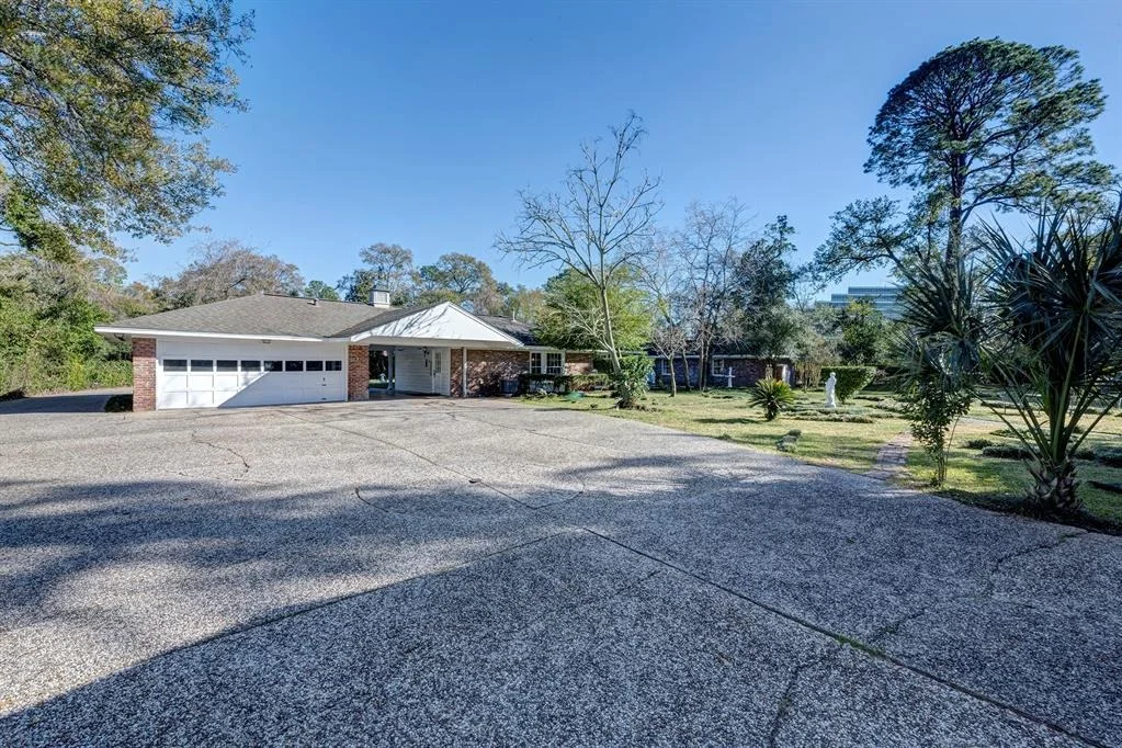 Photo of 5 E Rivercrest Drive