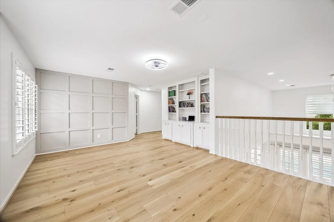 Photo of 15 W Beckonvale Circle