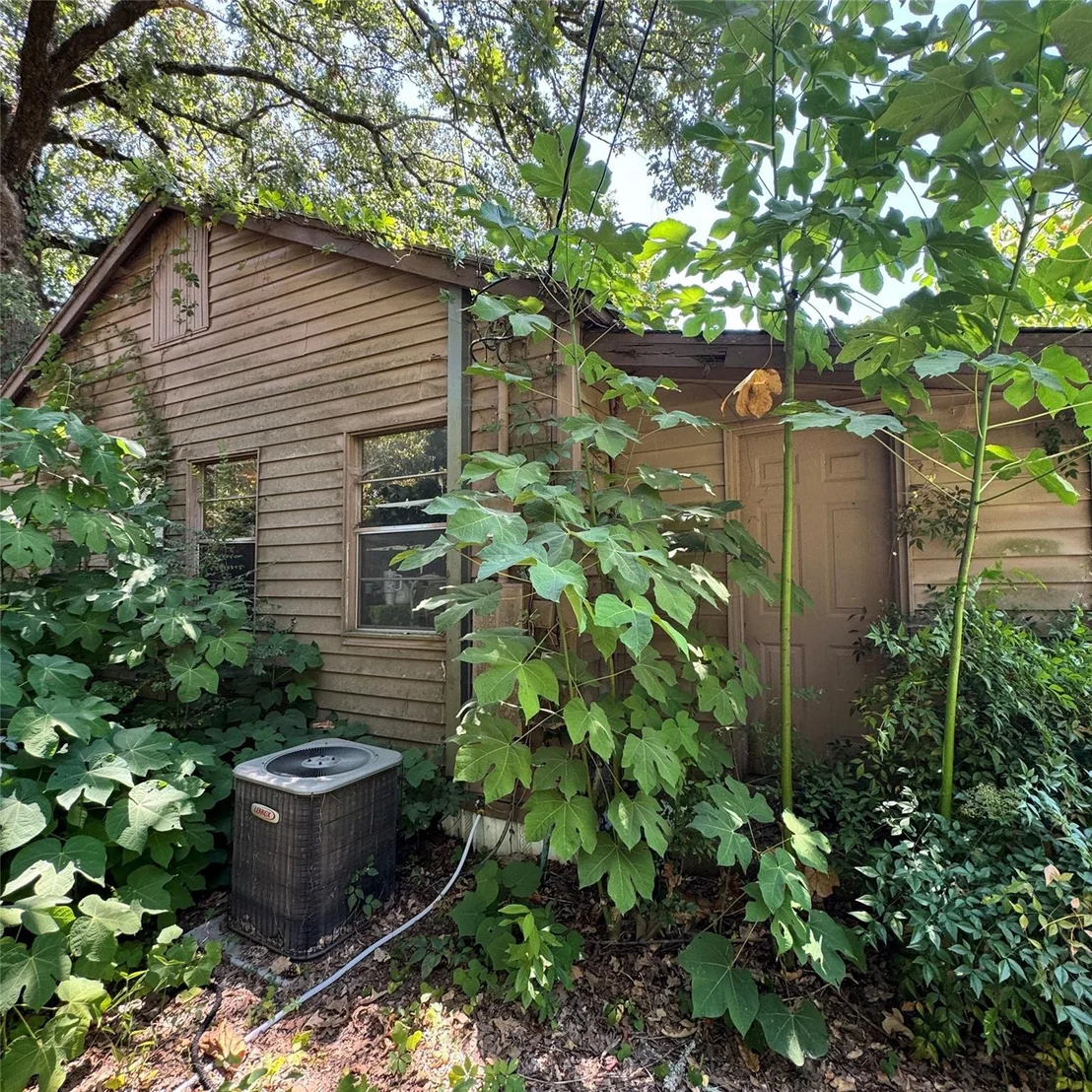 Photo of 203 Roosevelt Road