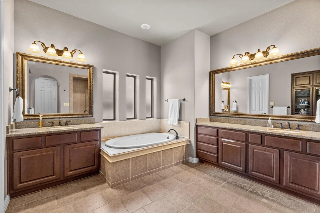 Photo of 130 E Cove View Trail