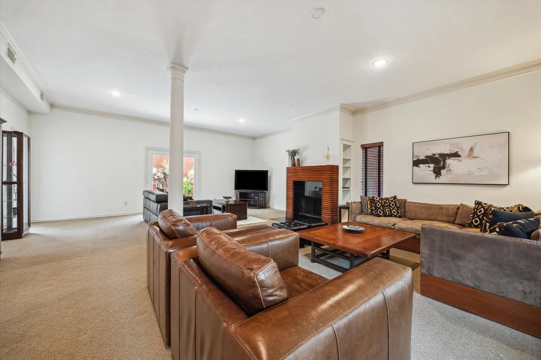 Photo of 1112 Jackson Boulevard