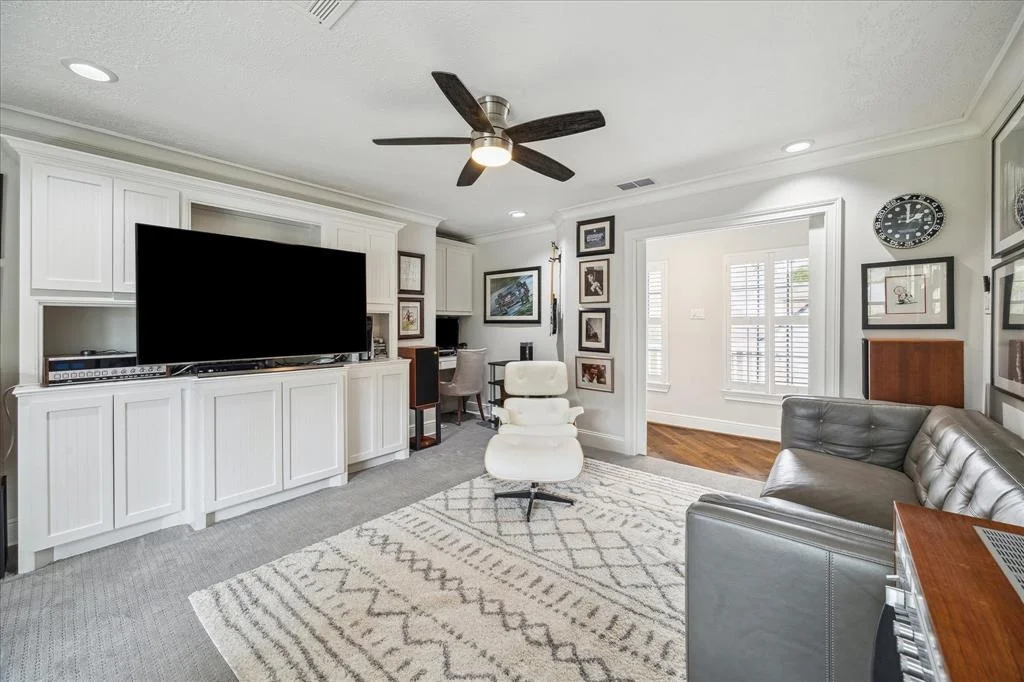 Photo of 9 S Brokenfern Drive