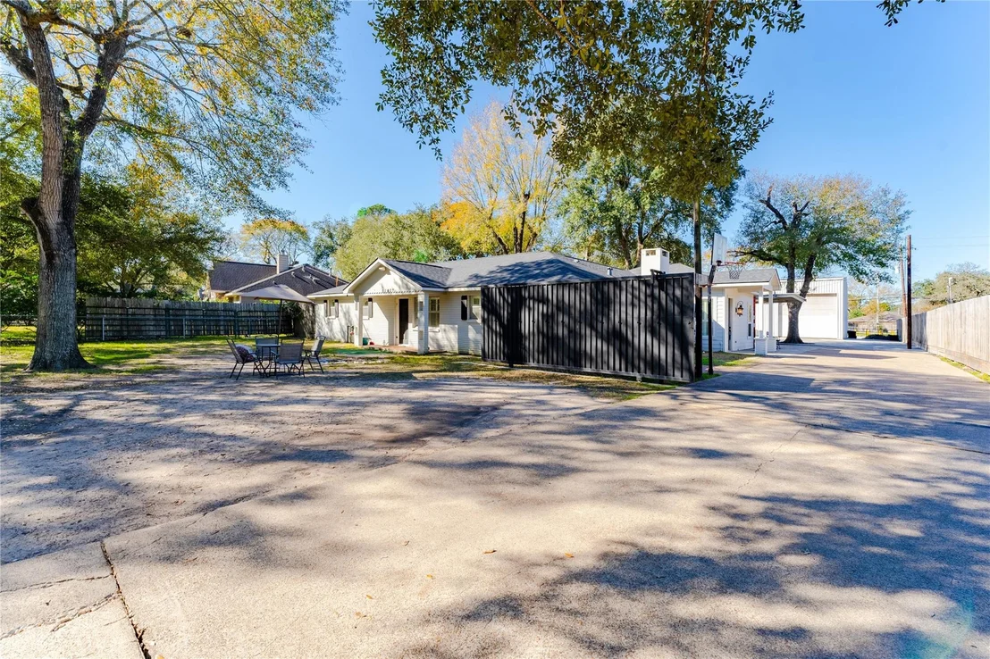 Photo of 11407 Iberia Drive