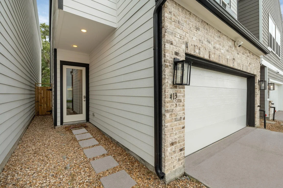 Photo of 413 Stonework Oaks Lane