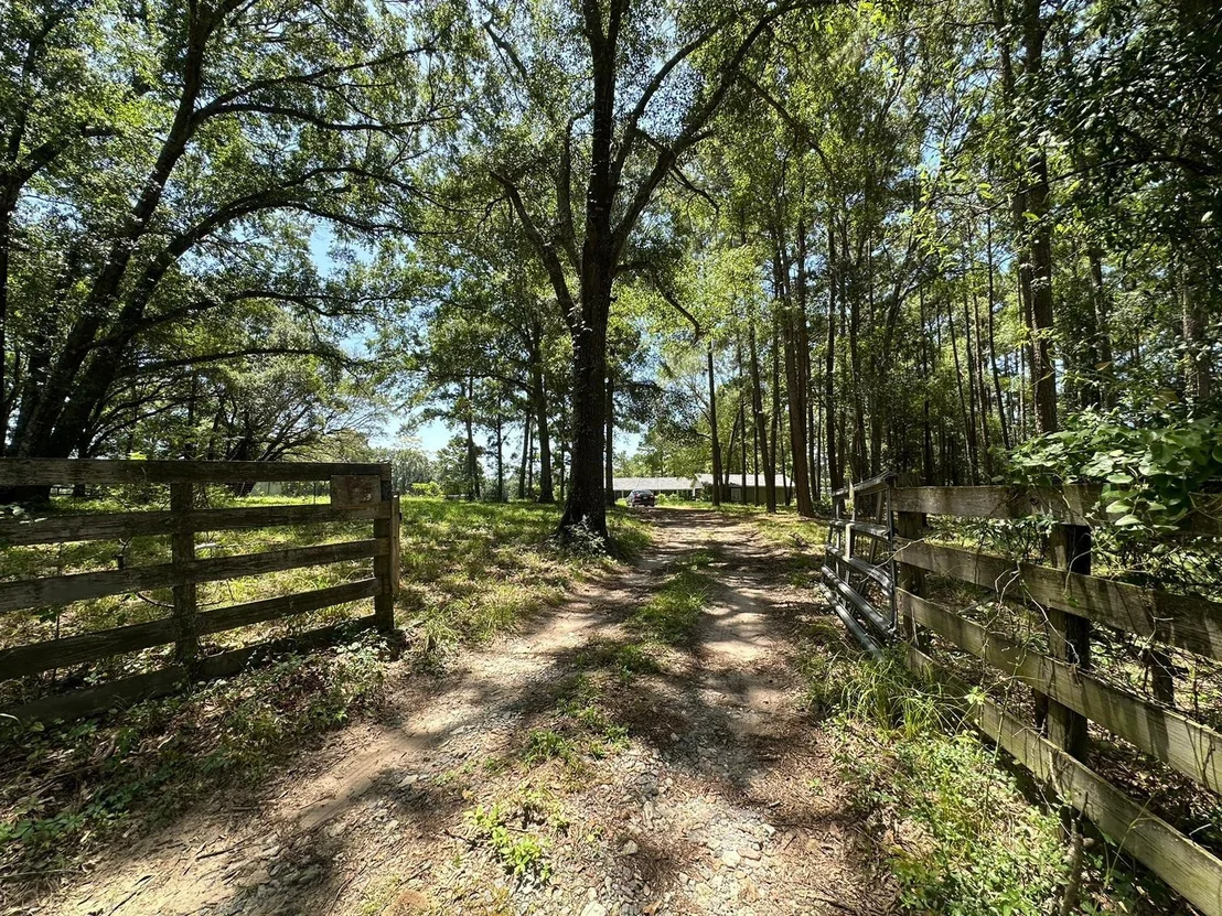 Photo of 377 Hostetter Road