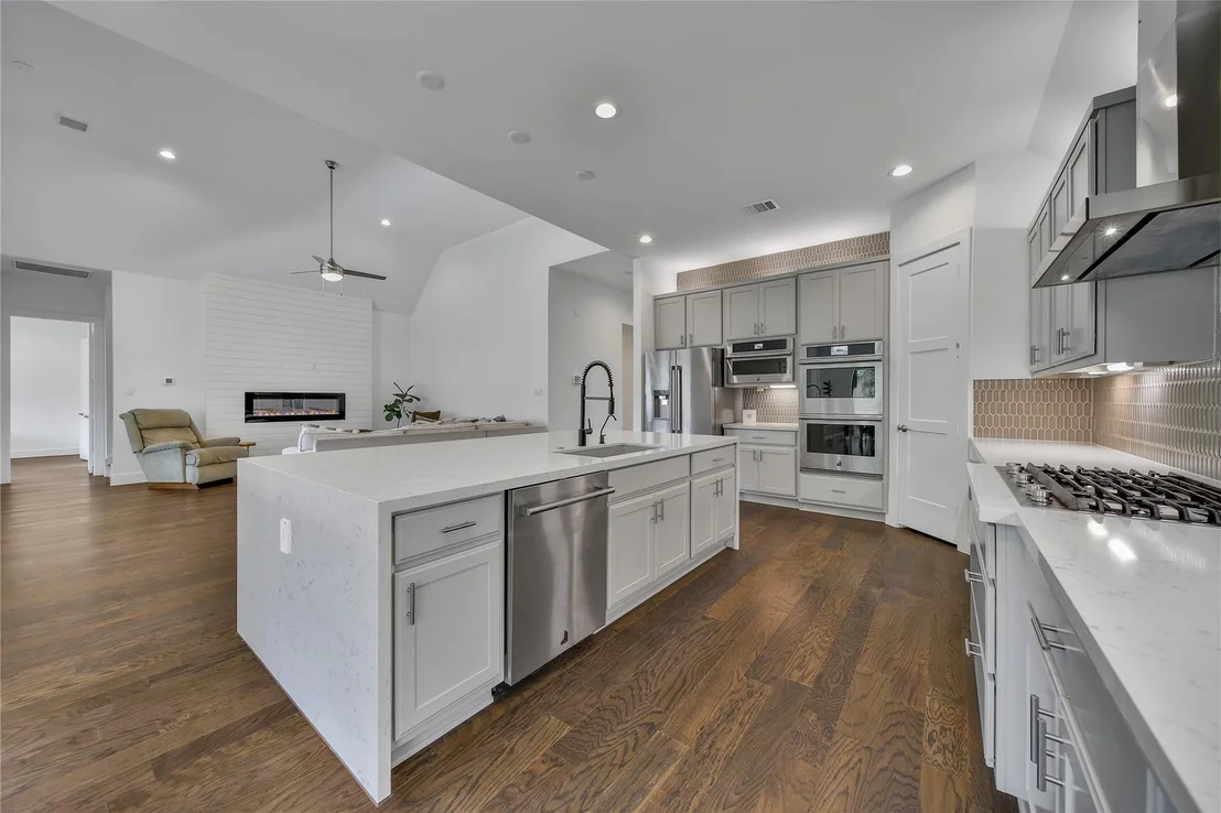 Photo of 115 Oak Estates Drive