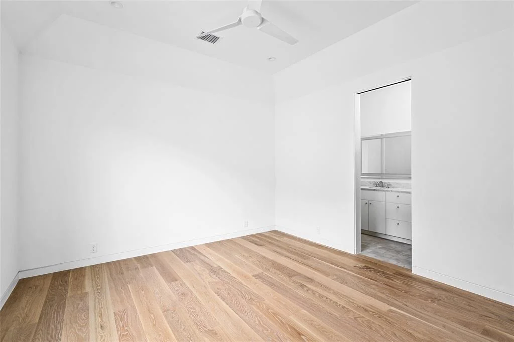 Photo of 2215 Albans Road