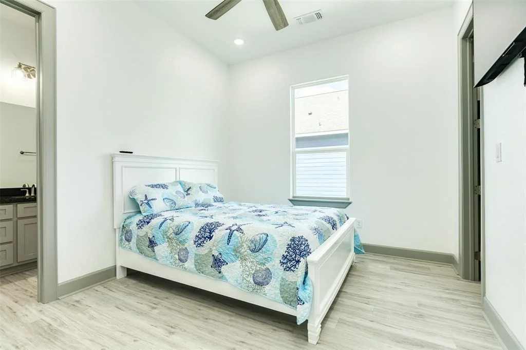 Photo of 4831 Bluewater Drive