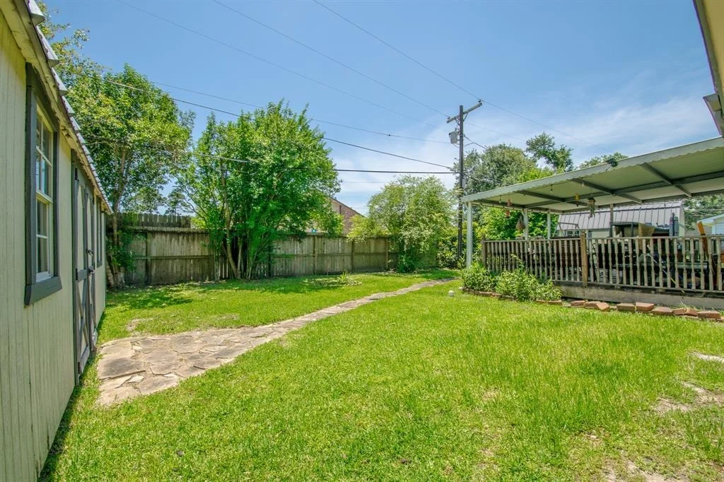 Photo of 725 Cedar Lawn Drive