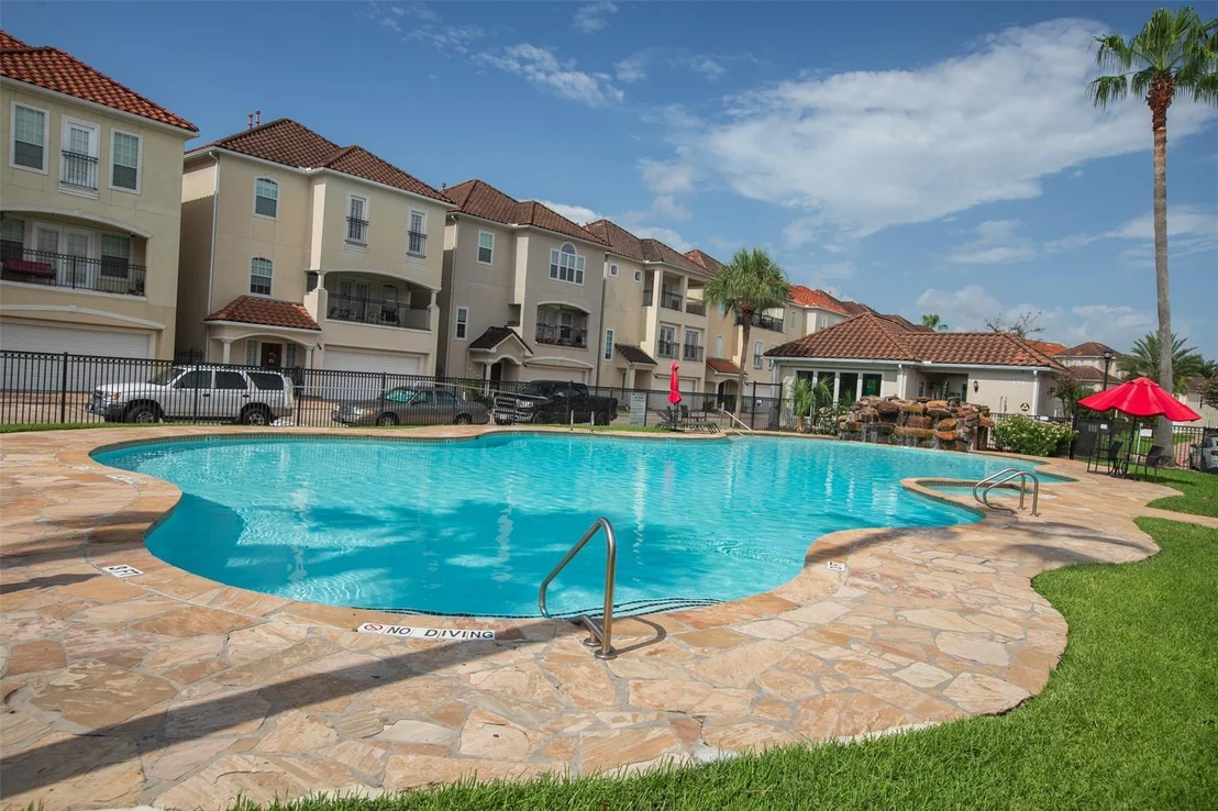 Photo of 6111 Windwater Pointe