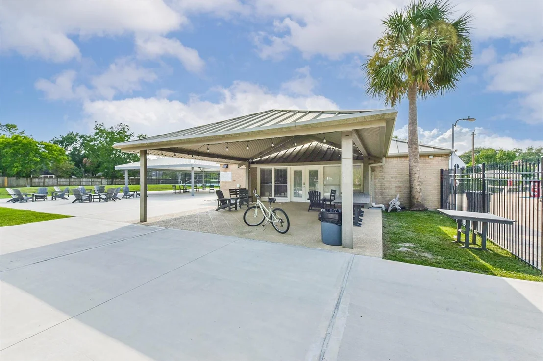 Photo of 11931 Riverview Drive