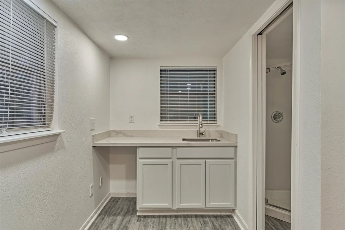 Photo of 807 Paradise Lane