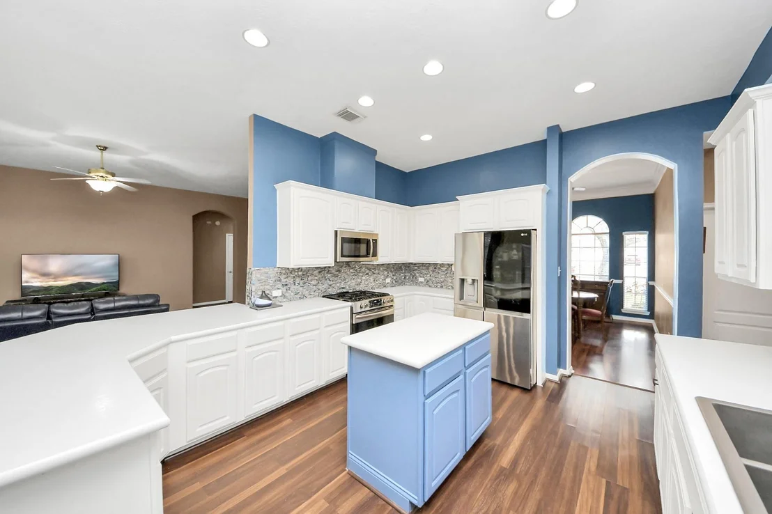 Photo of 6204 Raintree Drive