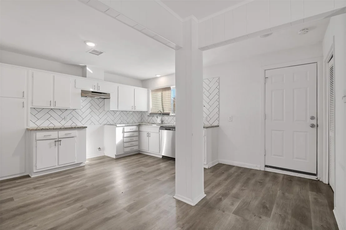 Photo of 4414 Tavenor Lane