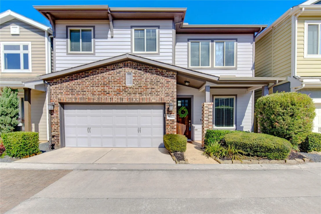 Photo of 8812 Narrow Leaf Street