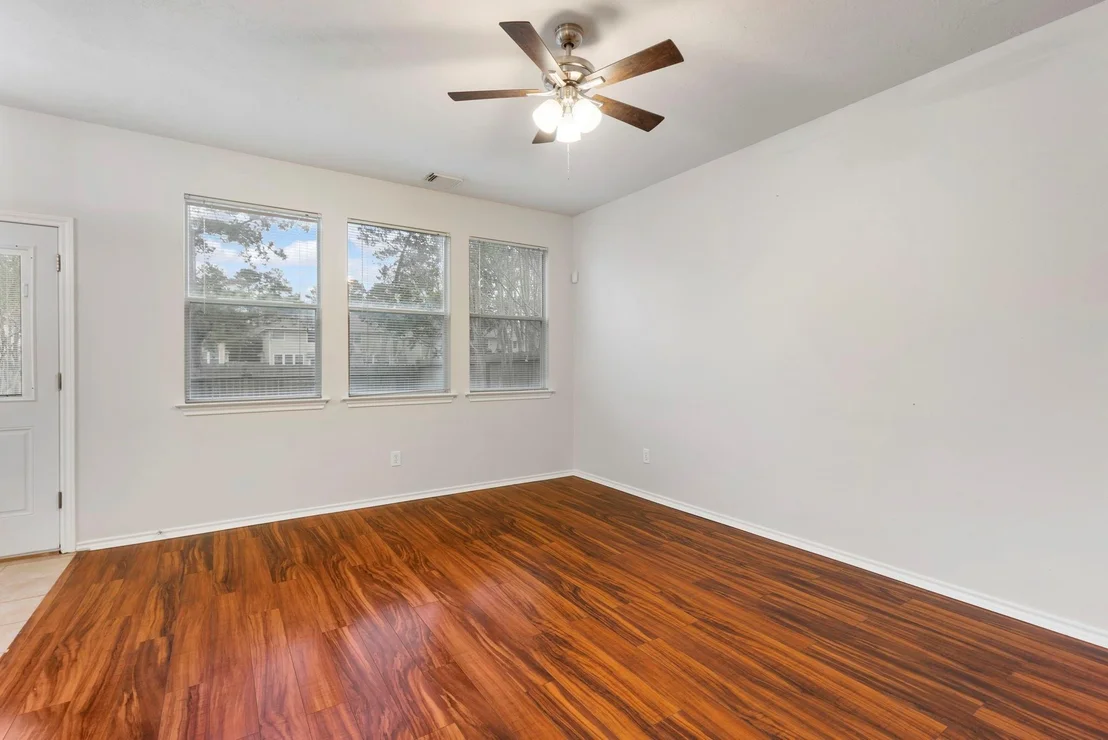 Photo of 215 W Stedhill Loop