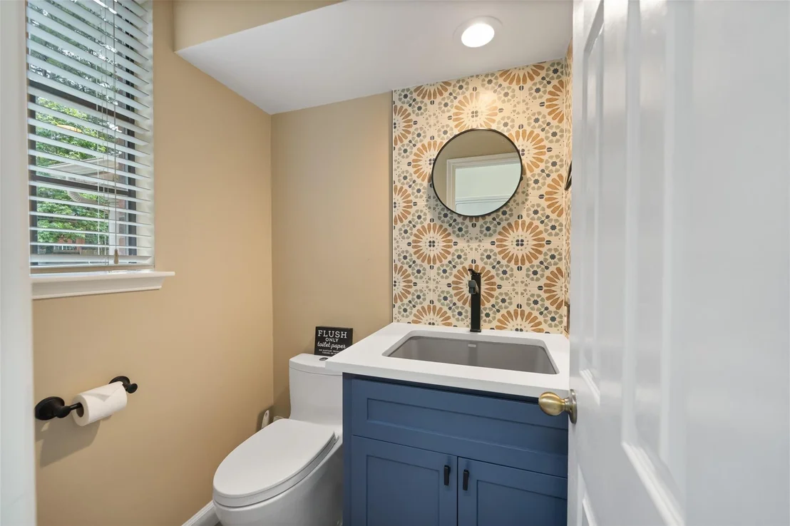 Photo of 84 E Stony End Place