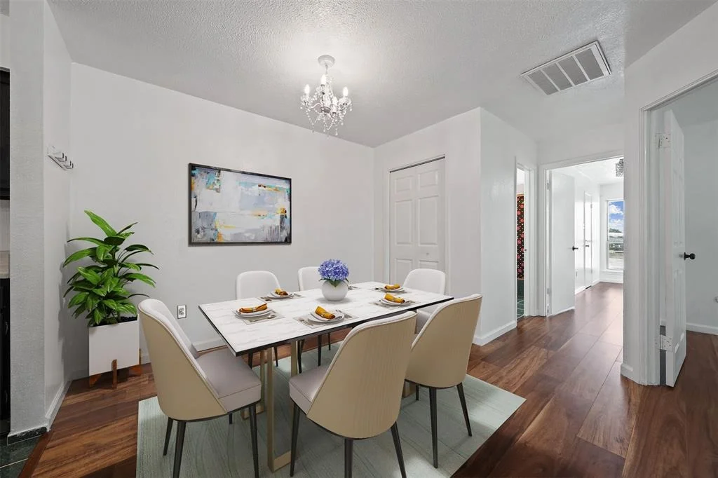 Photo of Unit 1007 at 7313 Gulf Freeway