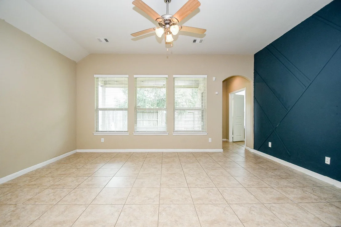 Photo of 4819 Oak Rambling Drive
